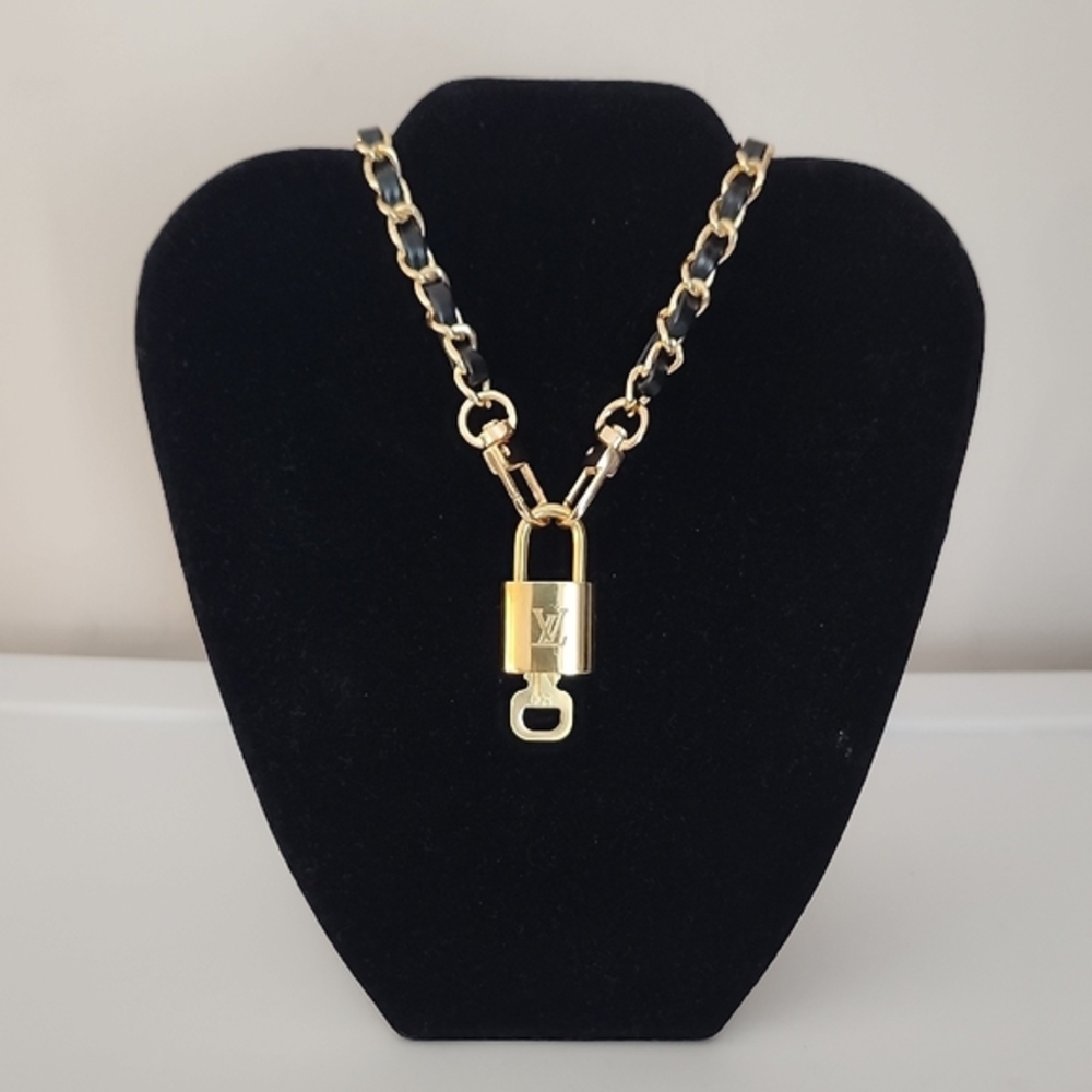 Louis Vuitton Lock & Key on Chain w/Free LV Cardholder/Wallet